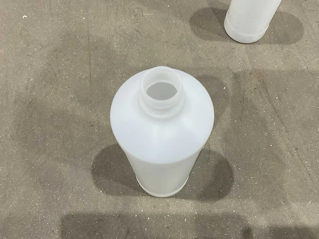 Plastic fles (700x) - afbeelding 6 van  6