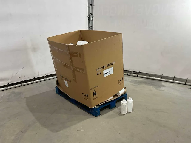 Plastic flessen - afbeelding 2 van  6