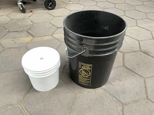 Plastic verschillende afvalemmers (6x) - afbeelding 1 van  4