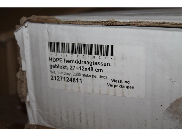 Plastic zakken in diverse maten en uitvoeringen waaronder kledinghoezen in zeven dozen. - afbeelding 4 van  5