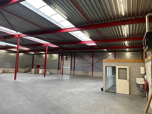 Plat dak staalconstructie 30x67 mtr (2010m2) - afbeelding 6 van  84