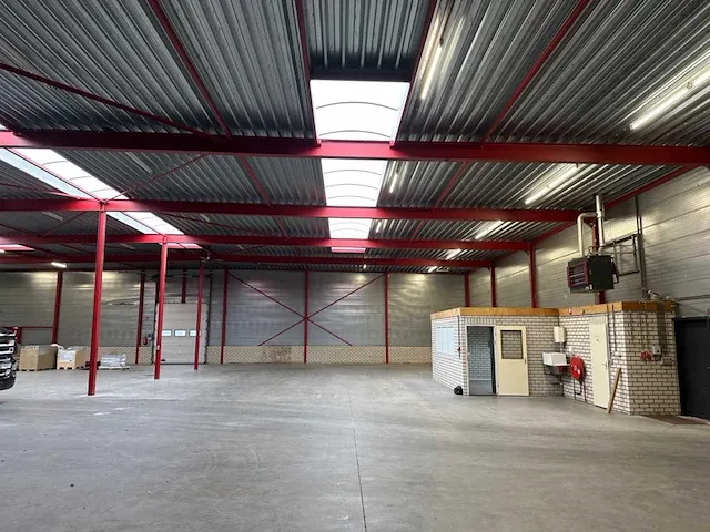 Plat dak staalconstructie 30x67 mtr (2010m2) - afbeelding 9 van  84