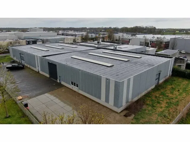 Plat dak staalconstructie 30x67 mtr (2010m2) - afbeelding 1 van  84
