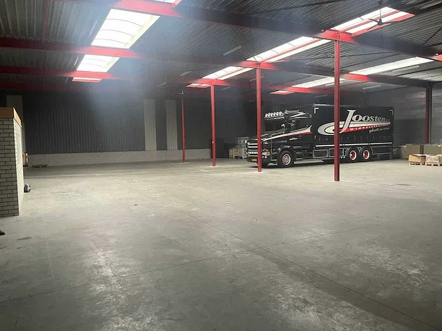 Plat dak staalconstructie 30x67 mtr (2010m2) - afbeelding 16 van  84