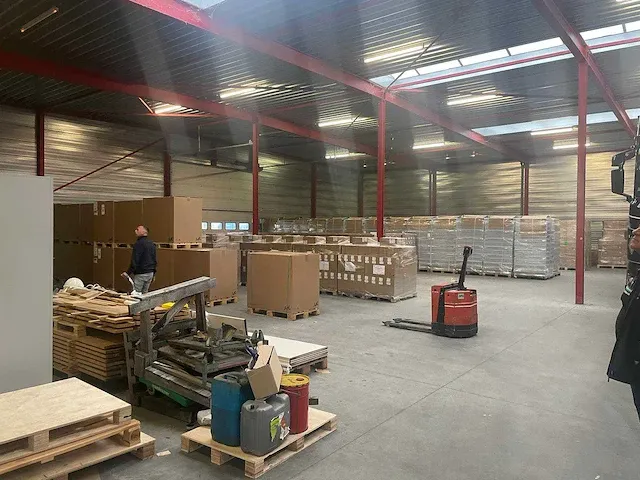 Plat dak staalconstructie 30x67 mtr (2010m2) - afbeelding 18 van  84