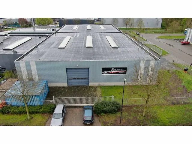 Plat dak staalconstructie 30x67 mtr (2010m2) - afbeelding 12 van  84