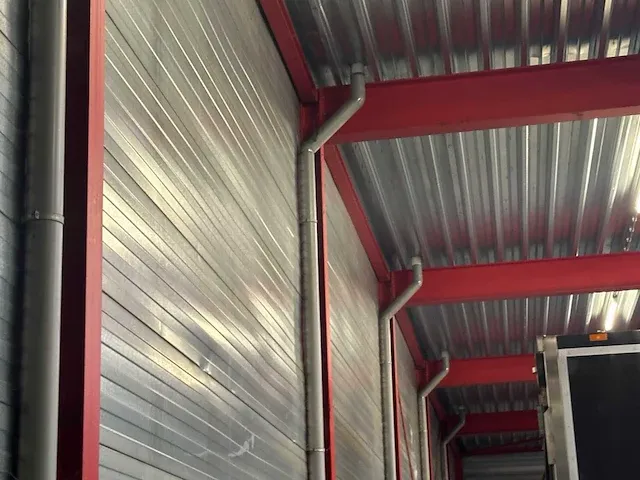 Plat dak staalconstructie 30x67 mtr (2010m2) - afbeelding 30 van  84