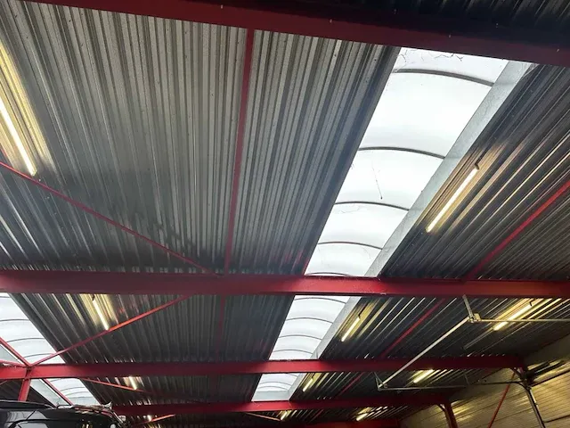 Plat dak staalconstructie 30x67 mtr (2010m2) - afbeelding 36 van  84