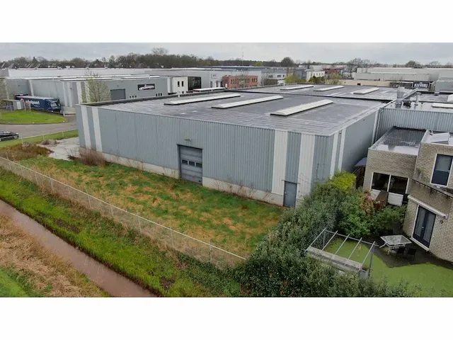Plat dak staalconstructie 30x67 mtr (2010m2) - afbeelding 34 van  84