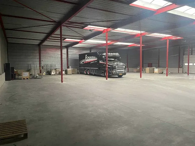 Plat dak staalconstructie 30x67 mtr (2010m2) - afbeelding 46 van  84