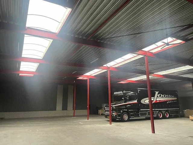 Plat dak staalconstructie 30x67 mtr (2010m2) - afbeelding 48 van  84