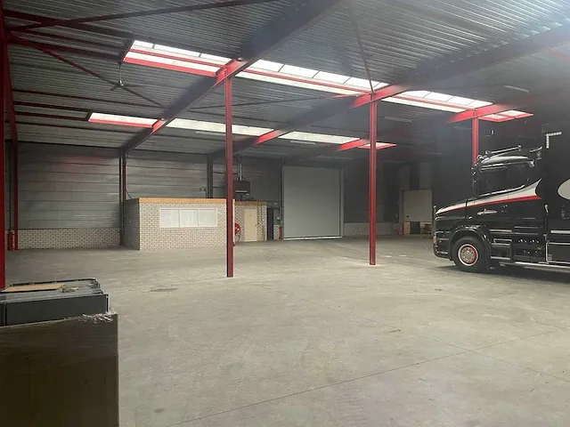 Plat dak staalconstructie 30x67 mtr (2010m2) - afbeelding 52 van  84
