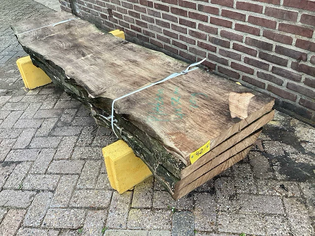 Plataan - 2019 gezaagd 230 x 560 x 2300 mm - schaaldeel (4x) - afbeelding 1 van  6