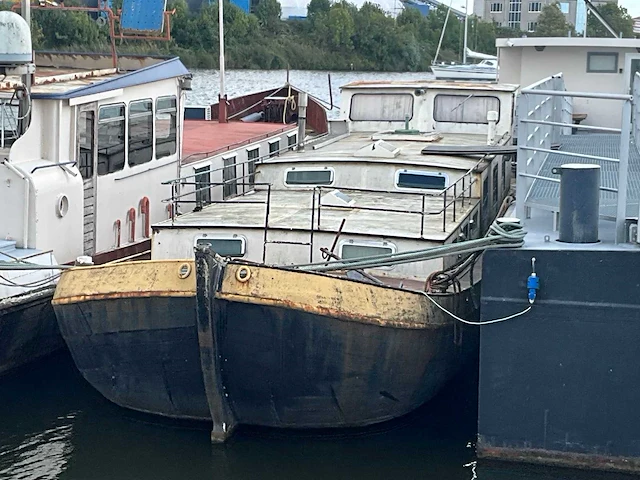 Platbodem casco woonschip - afbeelding 1 van  19
