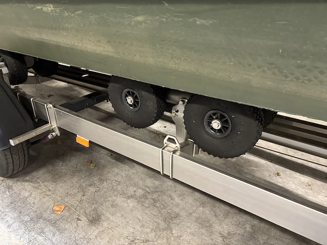 Platbodem op trailer, aluminiumjon, jon 520, groen - afbeelding 15 van  28