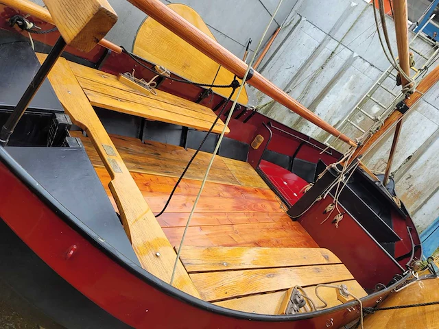 Platbodem zeilboot - afbeelding 15 van  51