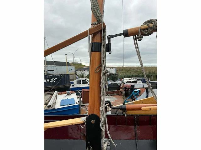 Platbodem zeilboot - afbeelding 50 van  51