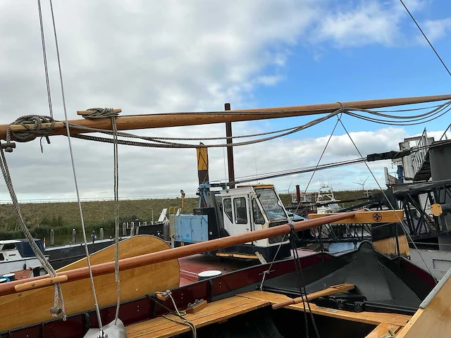 Platbodem zeilboot - afbeelding 51 van  51