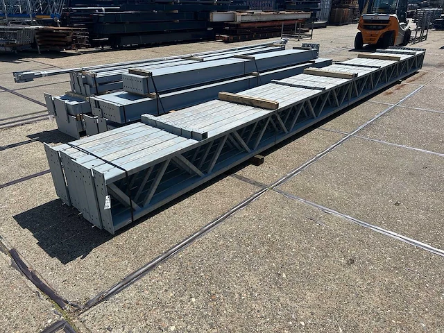 Platdak - staalconstructie 9.60 x 40.00 meter (384m2) - afbeelding 1 van  14
