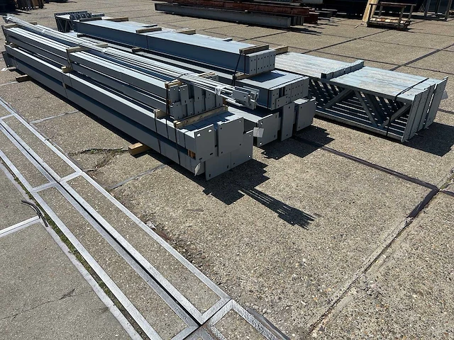 Platdak - staalconstructie 9.60 x 40.00 meter (384m2) - afbeelding 7 van  14