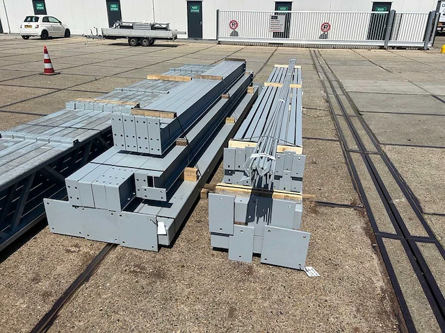 Platdak - staalconstructie 9.60 x 40.00 meter (384m2) - afbeelding 14 van  14