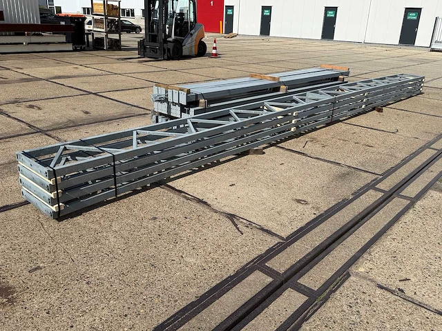 Platdak - staalconstructie 9.70 x 25.00 meter (242m2) - afbeelding 7 van  10
