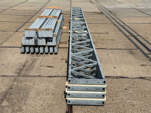 Platdak - staalconstructie 9.70 x 25.00 meter (242m2) - afbeelding 8 van  10