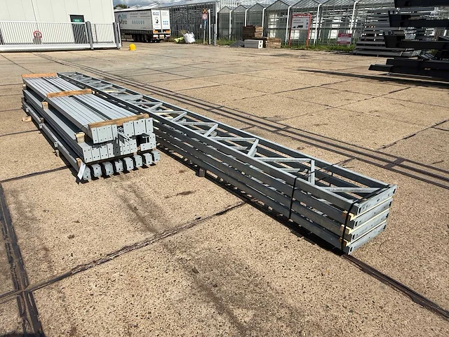 Platdak - staalconstructie 9.70 x 25.00 meter (242m2) - afbeelding 9 van  10