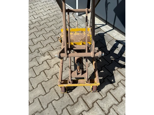 Plateau wagen hydraulisch verstelbaar in hoogte - afbeelding 5 van  5