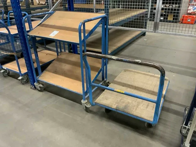 Plateauwagen (2x) - afbeelding 1 van  4