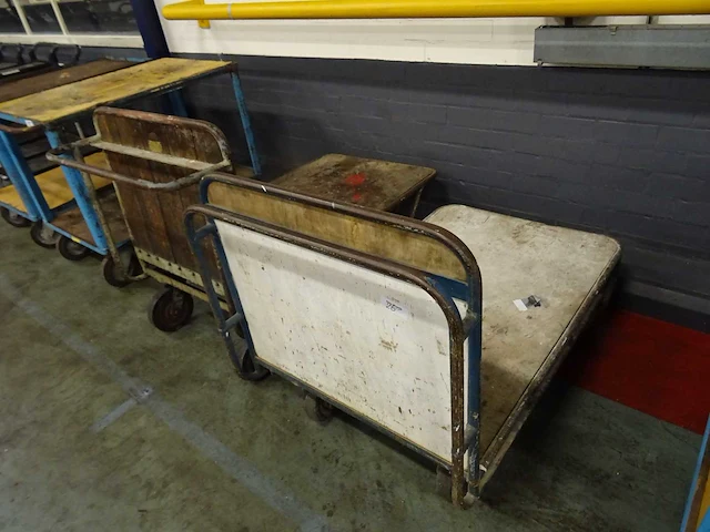 Plateauwagen (2x) - afbeelding 1 van  1