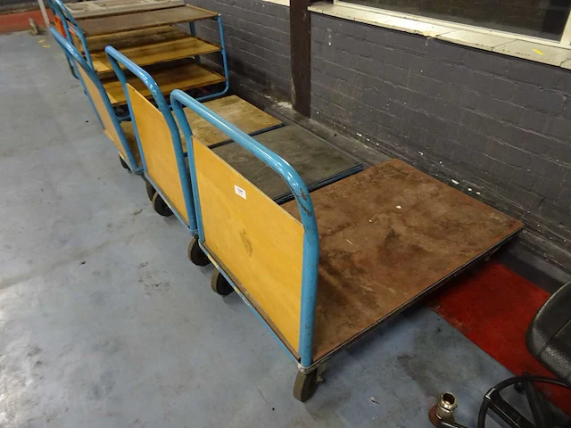 Plateauwagen (3x) - afbeelding 1 van  1