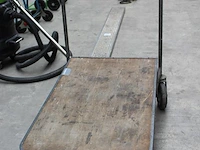 Plateauwagen met plateau-afmeting 118 x 65 cm. - afbeelding 2 van  2