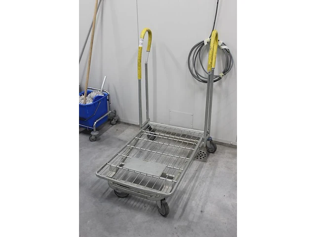 Plateauwagen met plateauafmeting 100 x 60 cm. - afbeelding 2 van  2