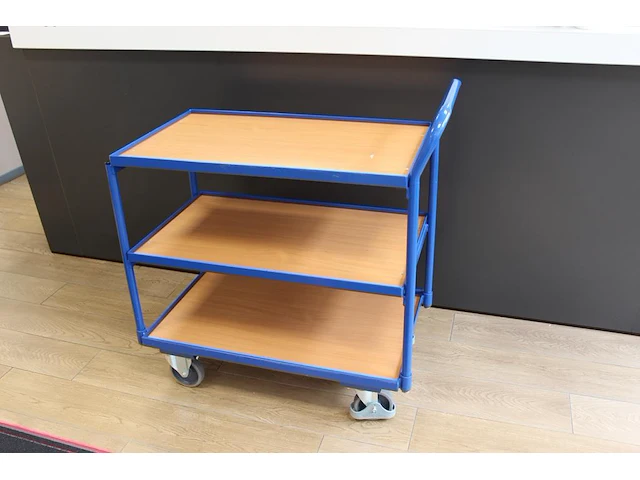 Plateauwagen met twee onderschappen afm. 84 x 50 x 85 cm. - afbeelding 1 van  3