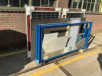 Platenbak met diverse platen en zonnepanelen - afbeelding 5 van  6