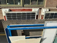 Platenbak met diverse platen en zonnepanelen - afbeelding 6 van  6