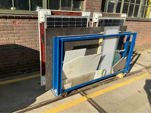 Platenbak met platen - afbeelding 5 van  6