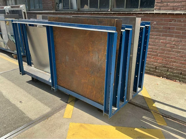 Platenbak met platen - afbeelding 3 van  6