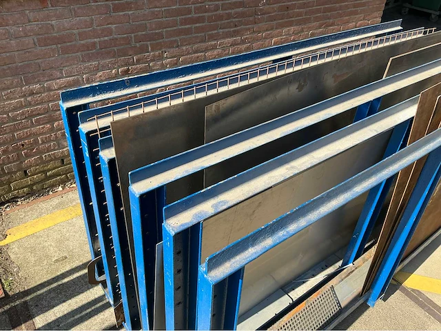 Platenbak met platen - afbeelding 5 van  6