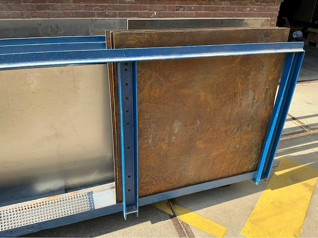 Platenbak met platen - afbeelding 6 van  6