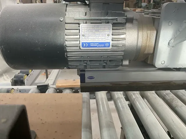 Platenopdeelzaagmachine met bewerkingsstations - afbeelding 35 van  66