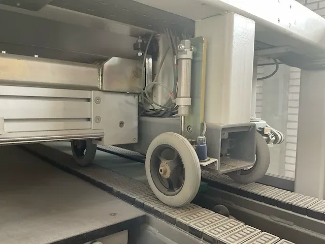 Platenopdeelzaagmachine met bewerkingsstations - afbeelding 54 van  66