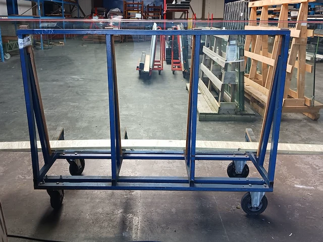 Platenwagen met inhoud - afbeelding 2 van  11