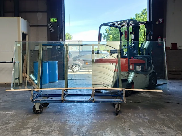 Platenwagen met inhoud - afbeelding 4 van  11