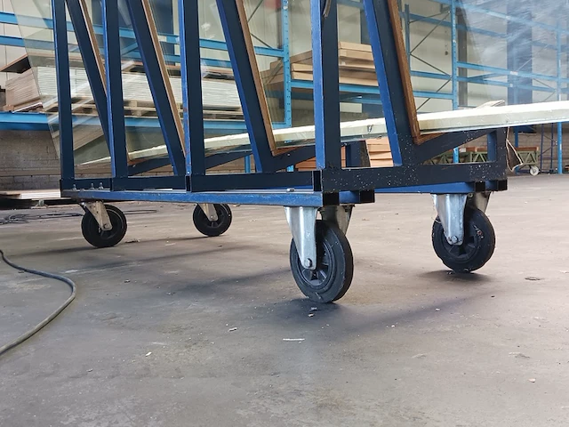 Platenwagen met inhoud - afbeelding 11 van  11