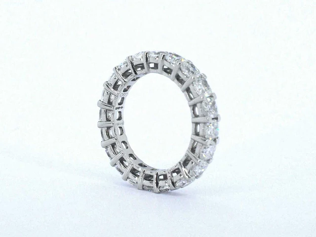 Platina alliance ring met briljant geslepen diamanten van 4.30 carat - afbeelding 5 van  7