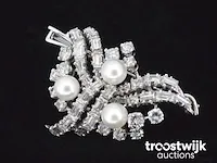 Platina broche met diamanten en parels - afbeelding 1 van  6