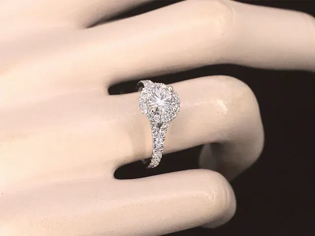 Platina entourage ring met 1.65 carat briljant diamanten - afbeelding 2 van  9