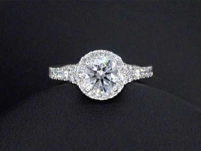 Platina entourage ring met 1.65 carat briljant diamanten - afbeelding 6 van  9